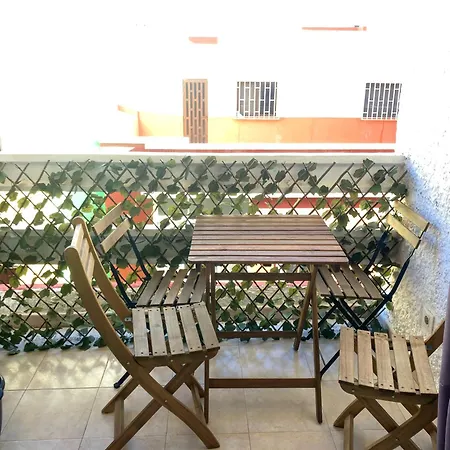 Intimate & Stylish With Balcony Apartment